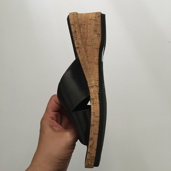 Paloma Black Leather Wedge Sandals Size 8 - Picture 8 of 12